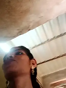 Snapshot of Khushi_lodha chatting on 06-06-26, 12:21 Khushi lodha online show from 06-06-26, 12:21