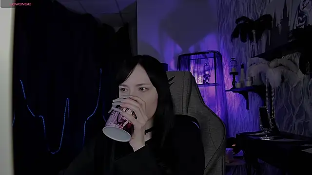 SeraphineSparda online show from 05-19-26, 12:56
