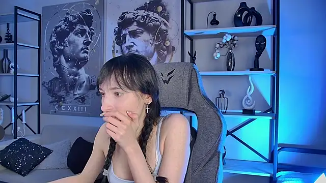 SeraphineSparda online show from 07-03-26, 11:50