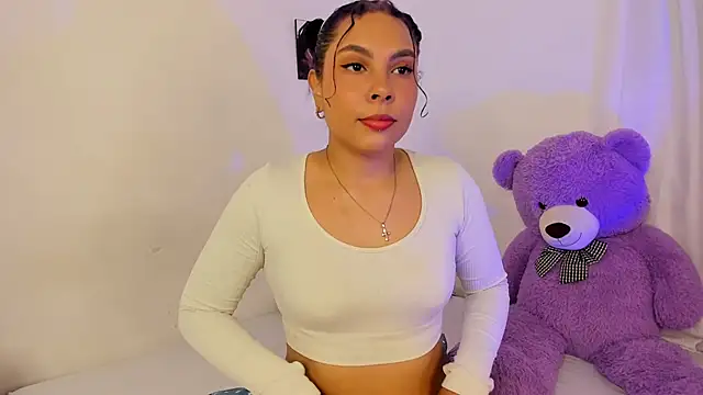 Snapshot of Violetta_cam_ chatting on 06-04-26, 02:27 Violetta cam online show from 06-04-26, 02:27
