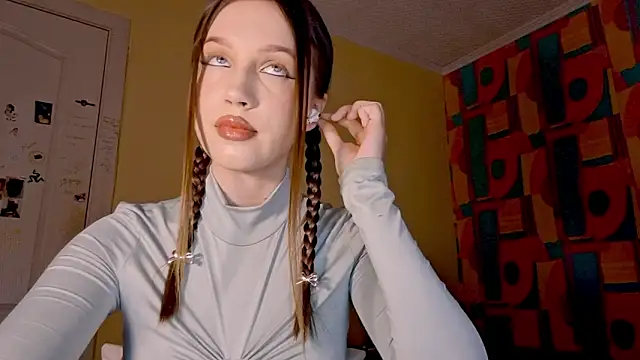 Snapshot of Katrinethequeen chatting on 05-19-26, 04:47 Katrinethequeen online show from 05-19-26, 04:47