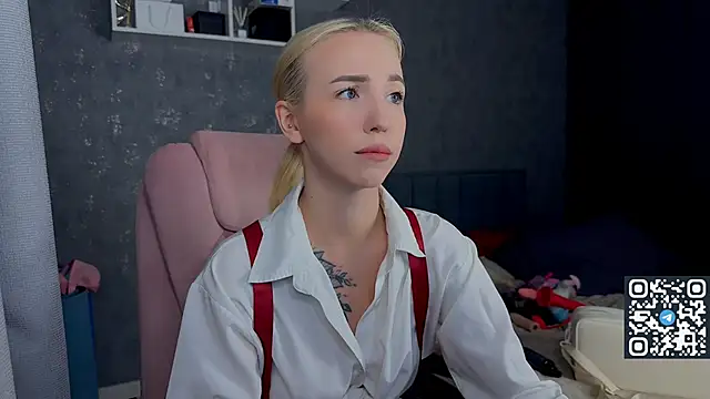 Snapshot of Sabrinkaaa chatting on 05-27-26, 10:28 Sabrinkaaa online show from 05-27-26, 10:28