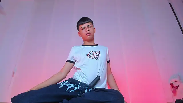 Snapshot of Asher_Young chatting on 05-15-26, 01:25 Asher Young online show from 05-15-26, 01:25