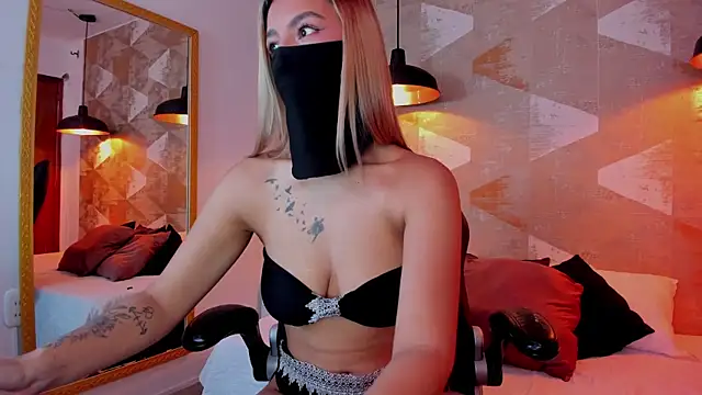 Alanaa Cutee online show from 05-14-26, 04:37