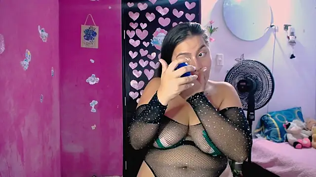 Snapshot of Kiara_tits chatting on 06-05-26, 10:59 Kiara tits online show from 06-05-26, 10:59