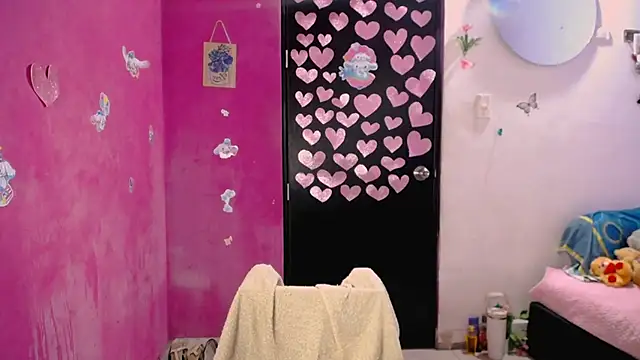 Snapshot of Kiara_tits chatting on 06-10-26, 11:50 Kiara tits online show from 06-10-26, 11:50