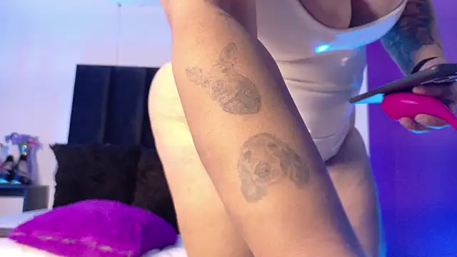 Snapshot of diosaEmmaJewell chatting on 05-17-26, 02:44 diosaEmmaJewell online show from 05-17-26, 02:44