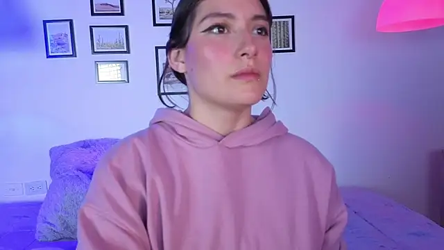 Kendaall sweet online show from 06-25-26, 04:32