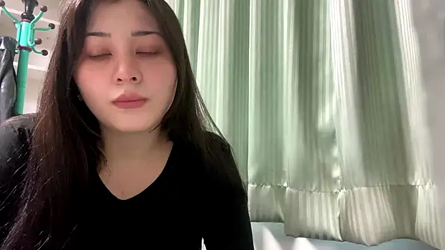 Snapshot of Sonata_Asky chatting on 05-15-26, 11:25 Sonata Asky online show from 05-15-26, 11:25