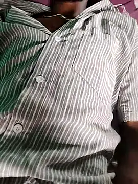 Snapshot of Tushu_under19_boy chatting on 06-05-26, 05:34 Tushu under19 boy online show from 06-05-26, 05:34