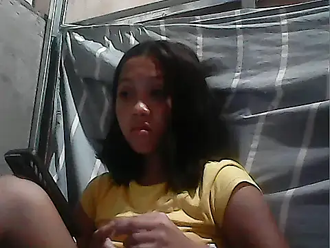 Snapshot of Yours_AsianPinayGirl18 chatting on 06-30-26, 11:05 Yours AsianPinayGirl18 online show from 06-30-26, 11:05