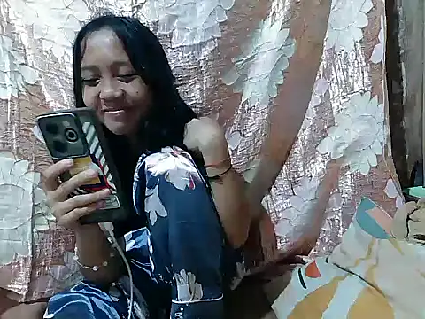 Snapshot of Yours_AsianPinayGirl18 chatting on 05-13-26, 02:02 Yours AsianPinayGirl18 online show from 05-13-26, 02:02