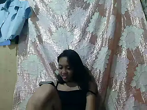 Snapshot of Yours_AsianPinayGirl18 chatting on 05-28-26, 10:00 Yours AsianPinayGirl18 online show from 05-28-26, 10:00