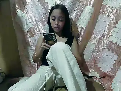 Snapshot of Yours_AsianPinayGirl18 chatting on 05-19-26, 09:49 Yours AsianPinayGirl18 online show from 05-19-26, 09:49