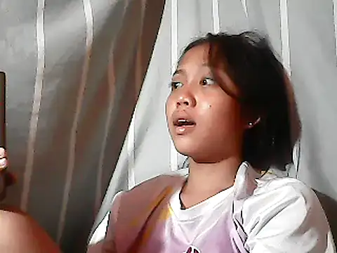 Snapshot of Yours_AsianPinayGirl18 chatting on 06-16-26, 11:27 Yours AsianPinayGirl18 online show from 06-16-26, 11:27