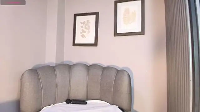 Roxanna moore online show from 06-18-26, 03:05