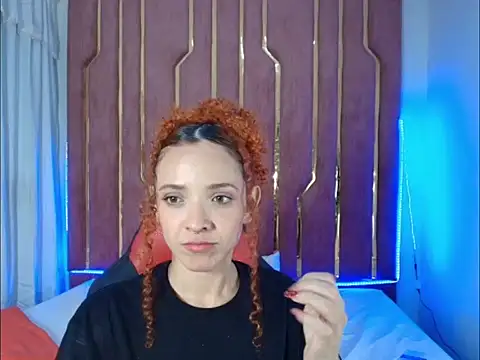 Snapshot of Kiaralovee26 chatting on 05-15-26, 02:20 Kiaralovee26 online show from 05-15-26, 02:20