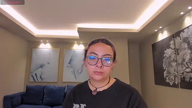 Snapshot of LoiseHarper chatting on 05-10-26, 11:17 LoiseHarper online show from 05-10-26, 11:17