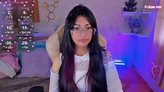 Snapshot of mia_smoke_ chatting on 06-12-26, 04:49 mia smoke online show from 06-12-26, 04:49
