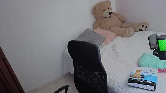 valerihouse  online show from 06-21-26, 02:06