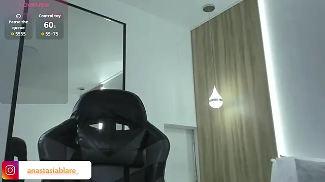 anastasiarouge  online show from 05-01-26, 02:11