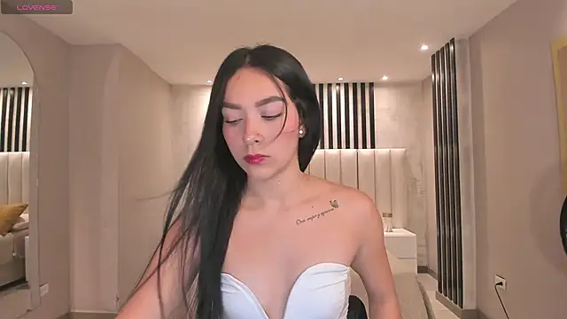 SophieKiss1 online show from 05-22-26, 07:12