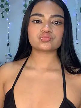 Snapshot of angiee_boo1 chatting on 05-12-26, 09:43 angiee boo1 online show from 05-12-26, 09:43