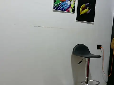 Snapshot of dulce_alexandra chatting on 05-19-26, 12:01 dulce alexandra online show from 05-19-26, 12:01