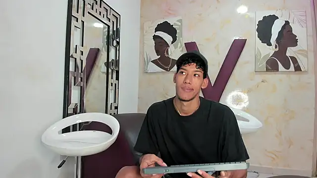 Snapshot of RED_BOYS_XXX chatting on 06-02-26, 01:22 RED BOYS XXX online show from 06-02-26, 01:22