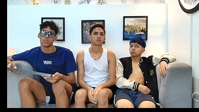 Snapshot of RED_BOYS_XXX chatting on 06-14-26, 01:23 RED BOYS XXX online show from 06-14-26, 01:23