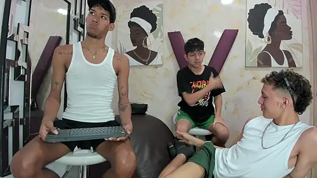 Snapshot of RED_BOYS_XXX chatting on 05-20-26, 01:30 RED BOYS XXX online show from 05-20-26, 01:30