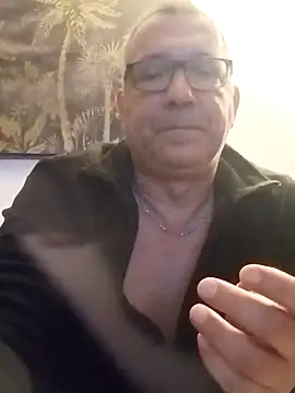 Snapshot of Soloyan chatting on 12-22-24, 06:17 Soloyan online show from 12-22-24, 06:17