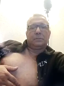 Snapshot of Soloyan chatting on 01-28-25, 05:54 Soloyan online show from 01-28-25, 05:54