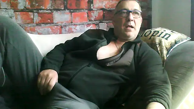 Soloyan online show from 02-08-26, 01:09