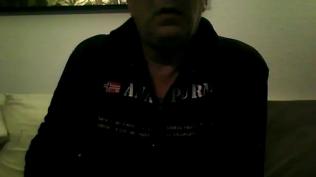 Snapshot of Soloyan chatting on 09-28-25, 04:30 Soloyan online show from 09-28-25, 04:30