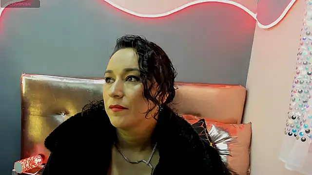 Snapshot of Elizabeth_bennett chatting on 05-14-26, 01:19 Elizabeth bennett online show from 05-14-26, 01:19