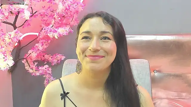 Elizabeth bennett online show from 07-14-26, 02:05