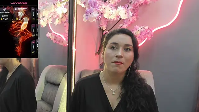 Snapshot of Elizabeth_bennett chatting on 05-23-26, 08:41 Elizabeth bennett online show from 05-23-26, 08:41