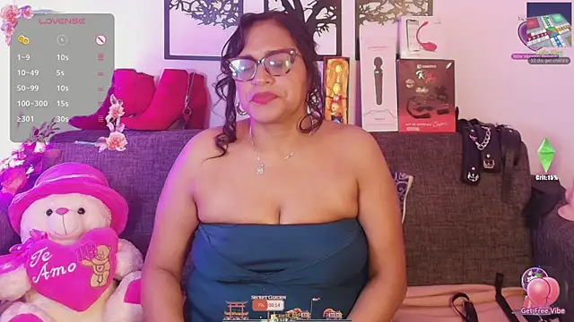 Snapshot of Angelabrowm chatting on 05-25-26, 01:38 Angelabrowm online show from 05-25-26, 01:38