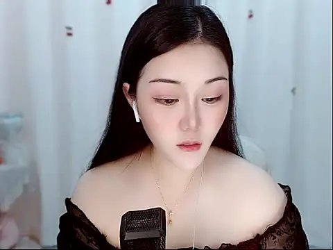 Snapshot of Amy-cnbaby chatting on 05-10-26, 01:31 Amy-cnbaby online show from 05-10-26, 01:31