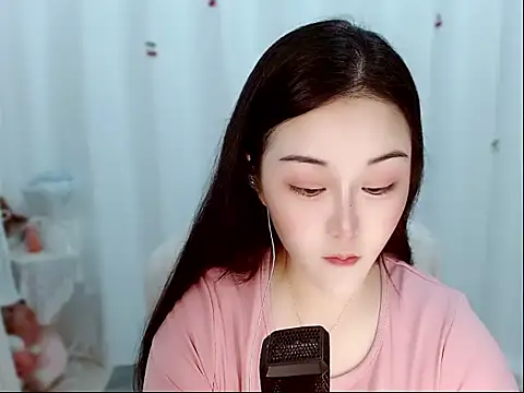 Snapshot of Amy-cnbaby chatting on 05-27-26, 01:57 Amy-cnbaby online show from 05-27-26, 01:57