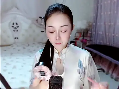 Snapshot of Amy-cnbaby chatting on 06-19-26, 01:44 Amy-cnbaby online show from 06-19-26, 01:44