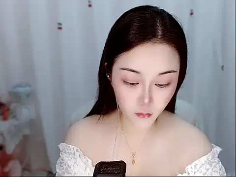 Snapshot of Amy-cnbaby chatting on 06-07-26, 01:33 Amy-cnbaby online show from 06-07-26, 01:33