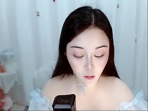 Snapshot of Amy-cnbaby chatting on 05-16-26, 01:37 Amy-cnbaby online show from 05-16-26, 01:37