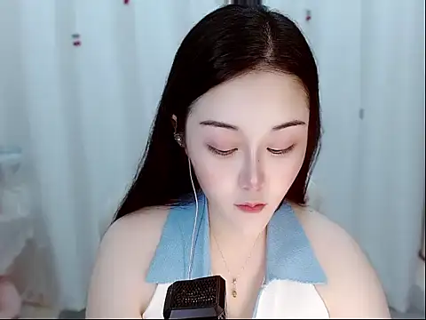 Snapshot of Amy-cnbaby chatting on 05-21-26, 01:36 Amy-cnbaby online show from 05-21-26, 01:36