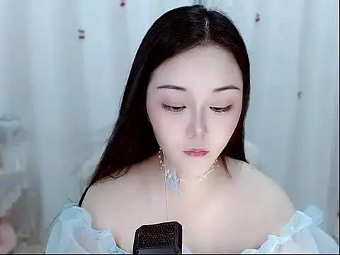 Snapshot of Amy-cnbaby chatting on 05-31-26, 01:33 Amy-cnbaby online show from 05-31-26, 01:33