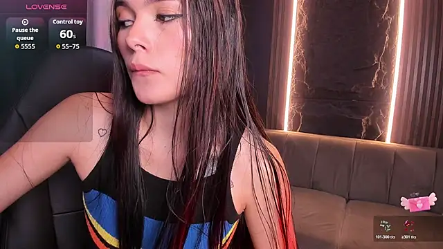 Snapshot of Aili_queen chatting on 07-16-26, 12:02 Aili queen online show from 07-16-26, 12:02