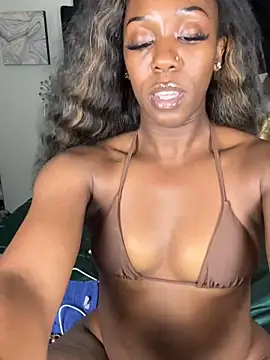 Snapshot of IvyLuxxxe chatting on 06-11-26, 03:14 IvyLuxxxe online show from 06-11-26, 03:14