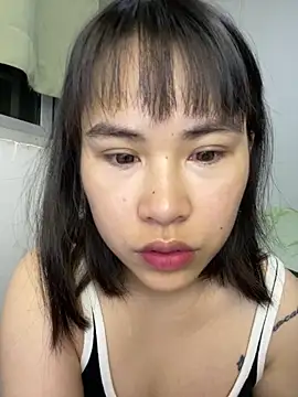Snapshot of Chenchen22- chatting on 05-18-26, 03:17 Chenchen22- online show from 05-18-26, 03:17