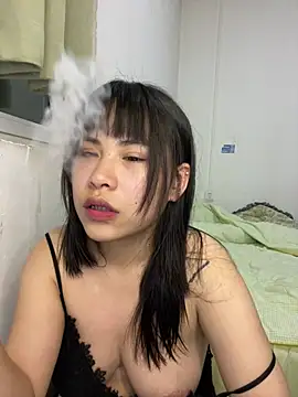 Snapshot of Chenchen22- chatting on 05-17-26, 03:12 Chenchen22- online show from 05-17-26, 03:12